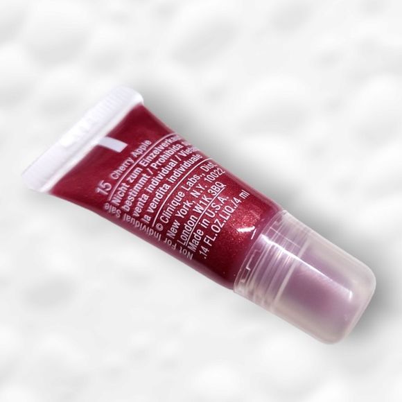 Clinique Bundle of Blush, and Lip Colors - Picture 4 of 14